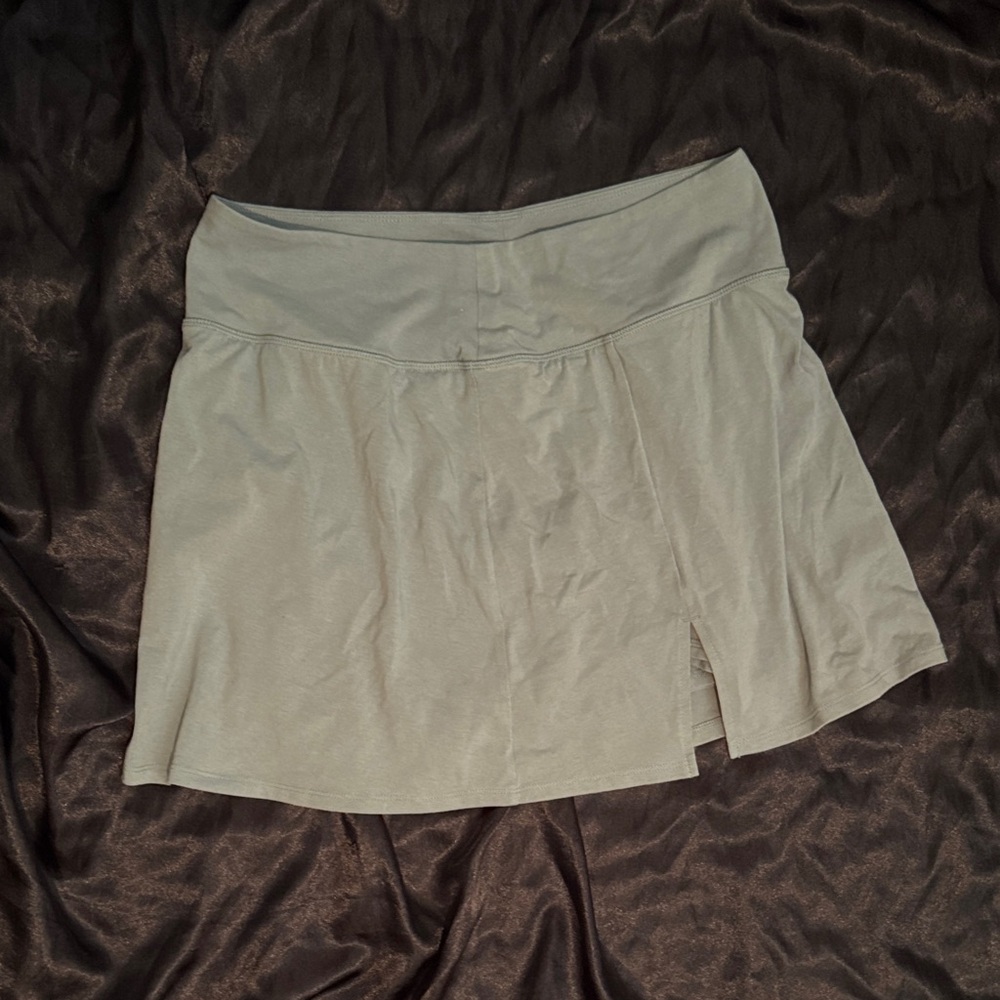 Old Navy light gray skirt